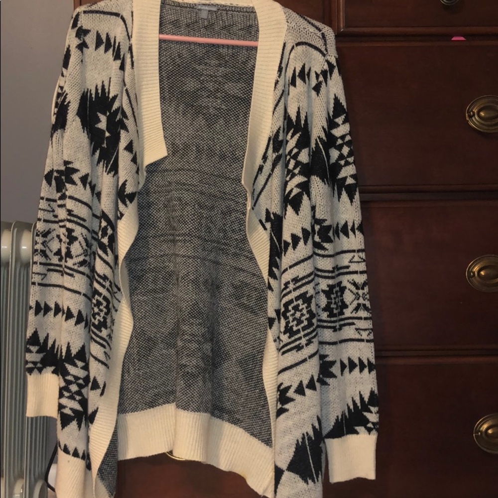 CHARLOTTE RUSSE WARM SWEATER LONG. SOFT AND COMFY. SIZE XS.